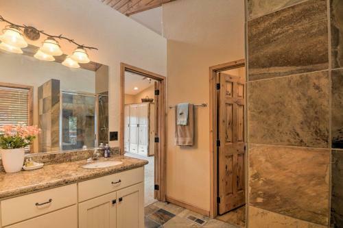 Duck Creek Village Chalet With Fire Pit And Decks