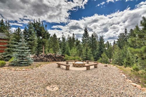 Duck Creek Village Chalet With Fire Pit And Decks