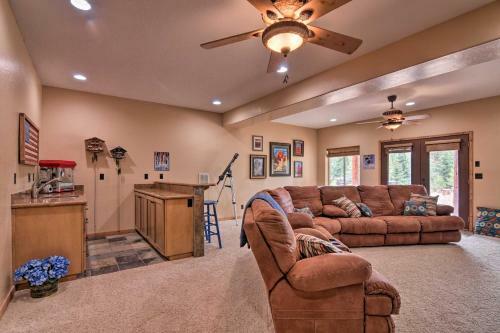 Duck Creek Village Chalet With Fire Pit And Decks