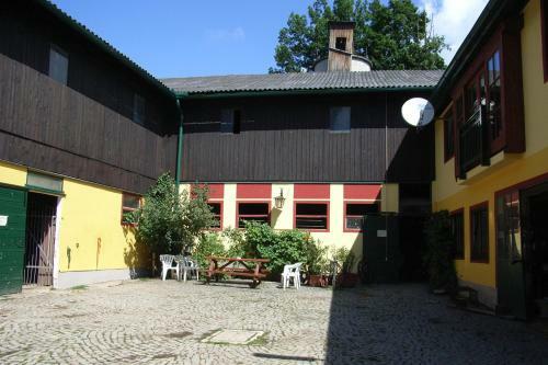 Hostal Pension & Reitstall Inghofer