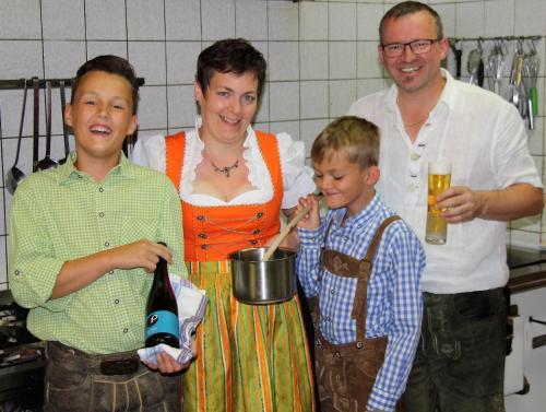 Hostal Gasthof Zur Kirche