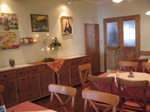 Hostal Gasthof Zur Kirche