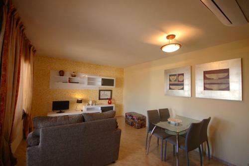 Lets Holidays Sea Views Apartment In Sa Gabarra