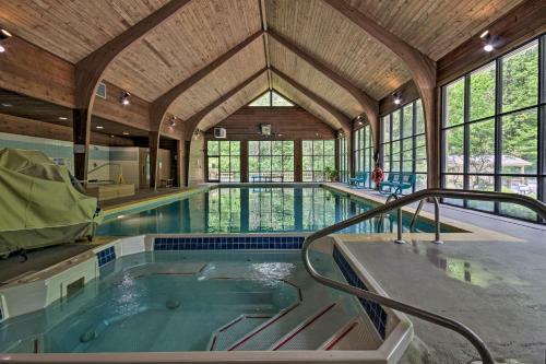 Cozy Retreat With Deck And Sapphire Resort Access!