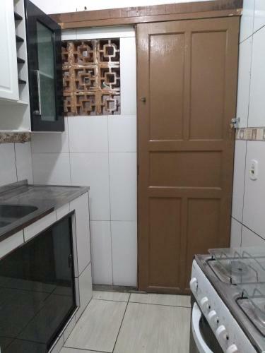 Apartamento Suite Dos Anjos Com Cozinha 150m Da Praia