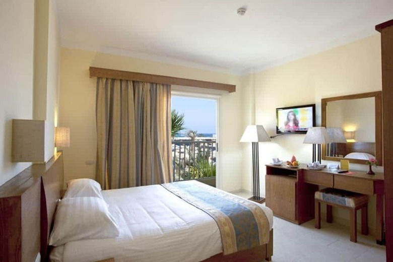 Hotel Triton Empire Beach Resort