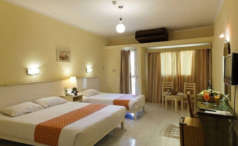 Hotel Triton Empire Beach Resort