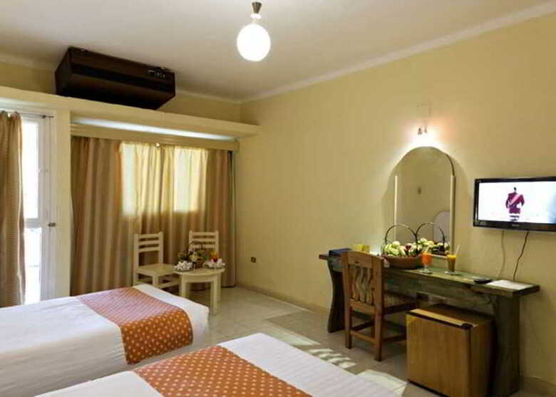 Hotel Triton Empire Beach Resort