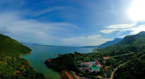 Hotel Dansavanh Namngum Resort