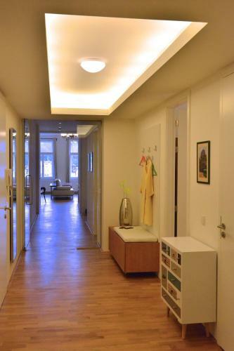 Kolonada Luxury 3 Bedroom Apartment Manes
