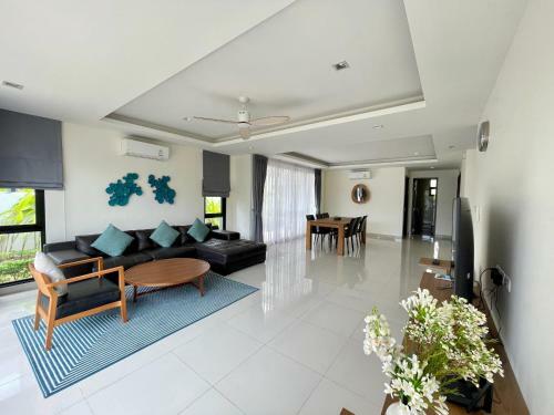 5 Bedroom Rooftop Pool Villa Laguna Park