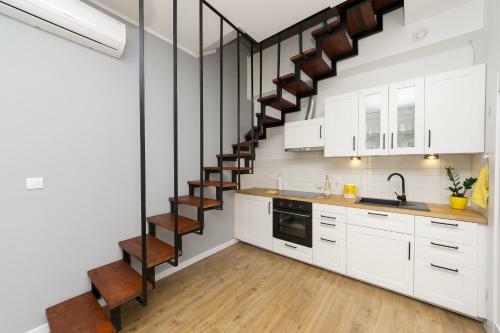 Yellow Apartment Old Town Air Condition P4you Pl