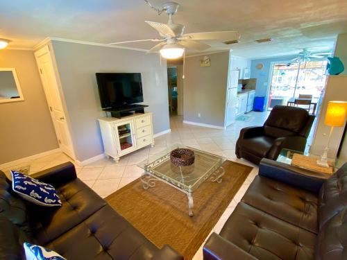 120 Bahia Via - Downstairs