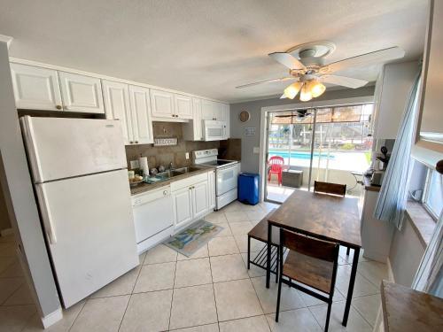 120 Bahia Via - Downstairs