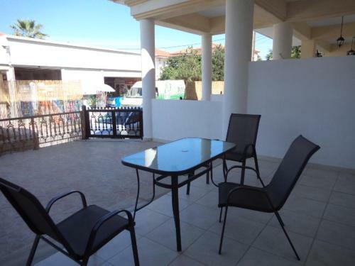 Ioanna Apartments Near The Sea