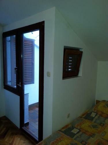 Hostal Guesthouse Lidija