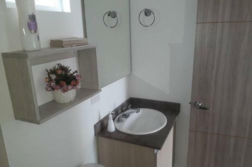 �hermoso Apartamento Con Ubicaci�n Ideal!