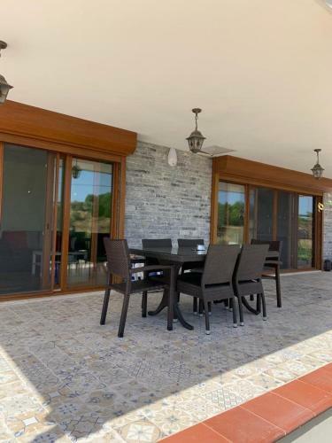 Villa Alacati Merkezde Otel Konforu B Tek Odal?