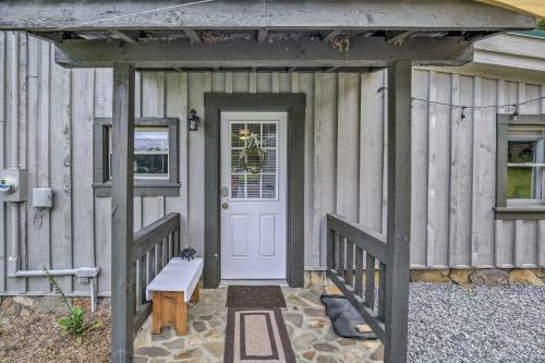 Damascus Cottage With Fire Pit - 1 Mi To Trails