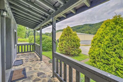 Damascus Cottage With Fire Pit - 1 Mi To Trails
