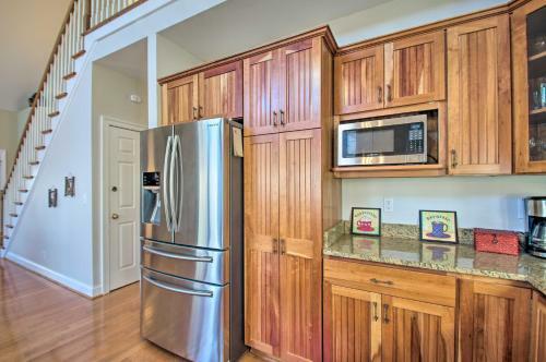 Blue Ridge Home With Mtn Views And On-site Skiing!