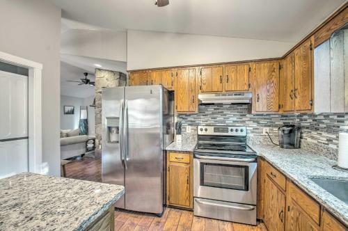 Massanutten Getaway With Fireplace Hike And Ski!