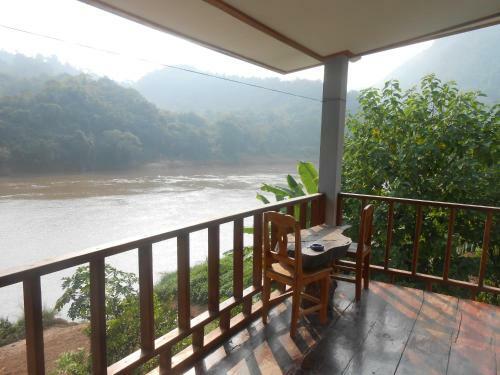 Hostal Nam Ou River Lodge
