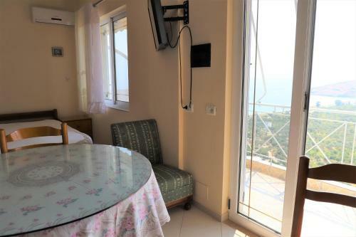 Hostal Niko Rooms Qeparo