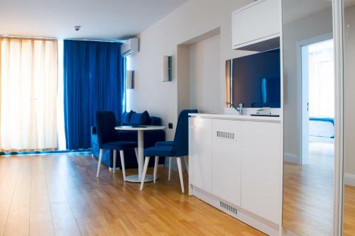 Orbi City - Aparthotel Near The Beach