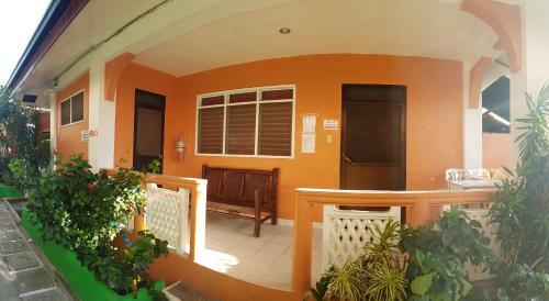 Hotel White Beach Guest House