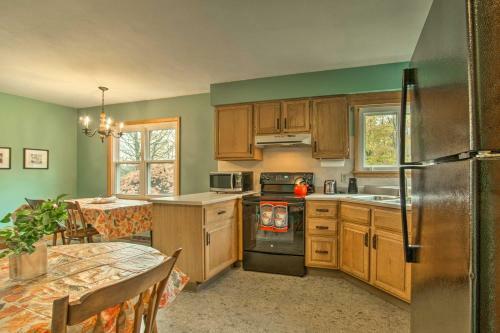 Evolve Hideaway On 75 Acres Near Canadohta Lake!