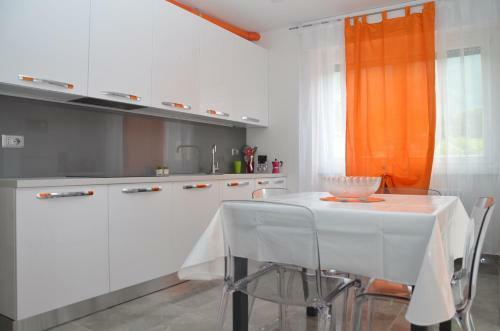 Apartments Arco In Centro Cipat 022006at834983 E 6