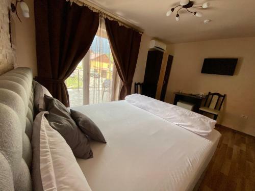 Hostal Pensiune Muntii Aninei