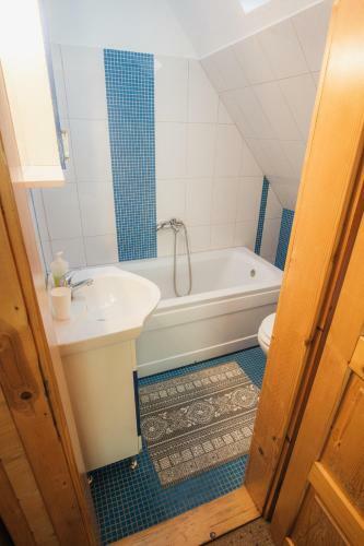 Hostal Casa De Vacanta Roua Diminetii