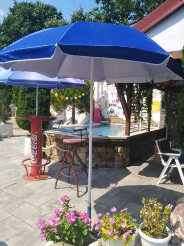 Villa Ku?a Na Obali Jezera Sa Bazenom