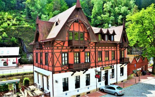 Hotel U L�py