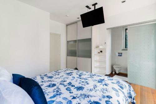 Sunny Seafront Apartment Dolphin