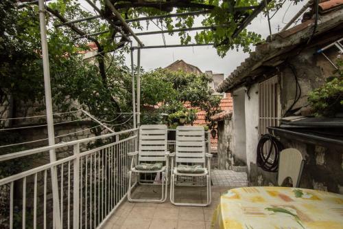 Hostal Adriana Downtown Guesthouse