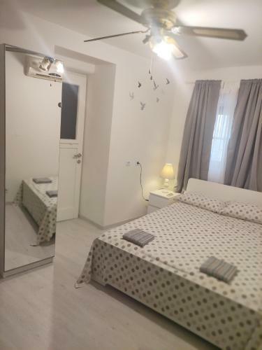 Hostal Adriana Downtown Guesthouse