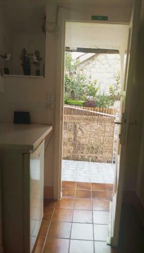 Hostal Adriana Downtown Guesthouse