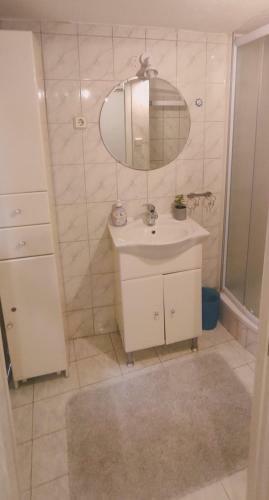 Hostal Adriana Downtown Guesthouse