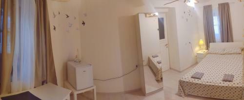 Hostal Adriana Downtown Guesthouse