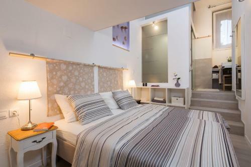 Hostal Rooms N&m
