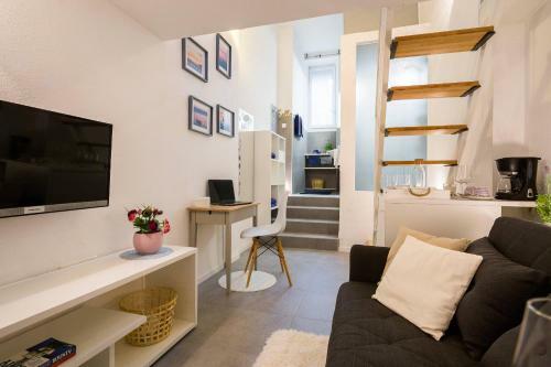 Hostal Rooms N&m
