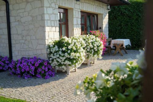 Mi?o,tu, Pokoje Go?cinne