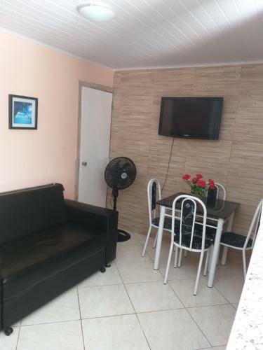 Casa Com Piscina E Churrasqueira