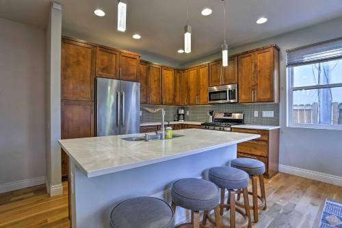 Lohi Gem Walk To Restaurants And Coffee Shops!