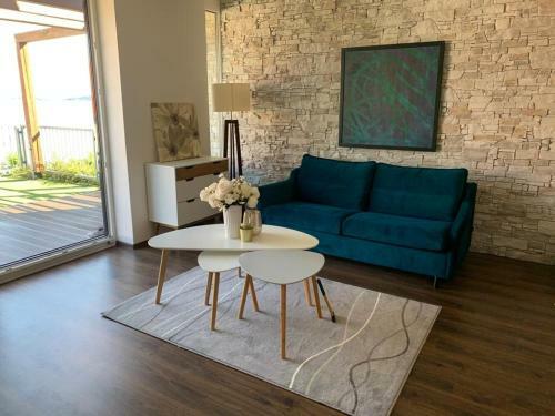 Apartm�n U Pl�?e S Terasou