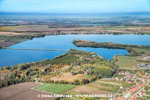 Apartm�n U Pl�?e S Terasou