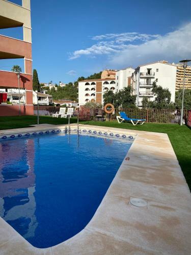 Books, Pool & Terrace Apartment
